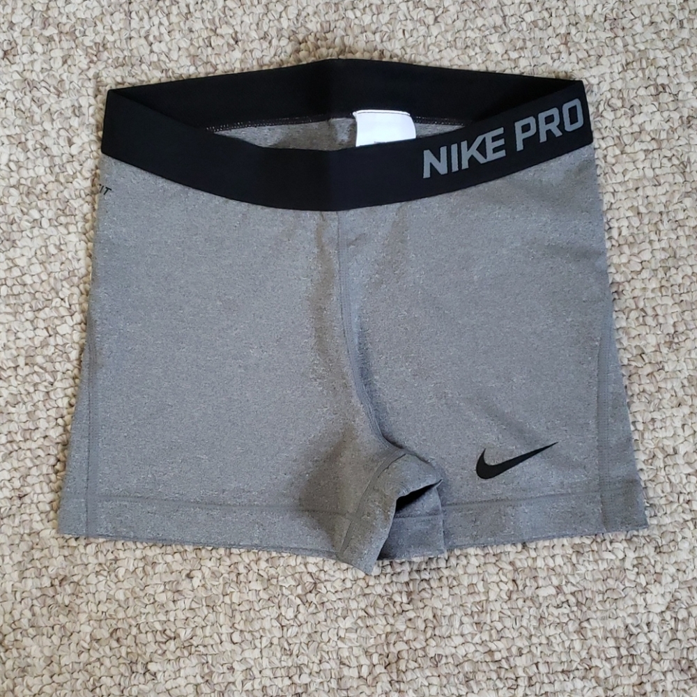 Nike Pro Women's Compression Shorts Medium